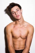 Cameron Dallas : cameron-dallas-1416582883.jpg