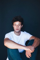 Cameron Dallas : cameron-dallas-1424187001.jpg