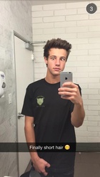 Cameron Dallas : cameron-dallas-1434029761.jpg