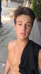 Cameron Dallas : cameron-dallas-1443089401.jpg