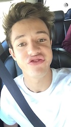 Cameron Dallas : cameron-dallas-1443632761.jpg