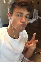 Cameron Dallas : cameron-dallas-1443797701.jpg