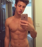 Cameron Dallas : cameron-dallas-1459340641.jpg