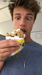 Cameron Dallas : cameron-dallas-1461425401.jpg