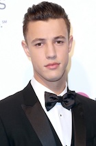 Cameron Dallas : cameron-dallas-1488337921.jpg