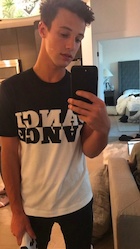 Cameron Dallas : cameron-dallas-1490398561.jpg