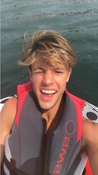 Cameron Dallas : cameron-dallas-1498103281.jpg