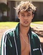 Cameron Dallas : cameron-dallas-1508369761.jpg