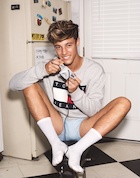 Cameron Dallas : cameron-dallas-1508377681.jpg