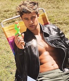 Cameron Dallas : cameron-dallas-1508468401.jpg