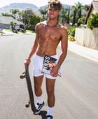 Cameron Dallas : cameron-dallas-1532292788.jpg