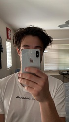 Cameron Dallas : cameron-dallas-1553830921.jpg