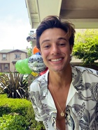 Cameron Dallas : cameron-dallas-1588896543.jpg