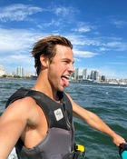 Cameron Dallas : cameron-dallas-1627286041.jpg