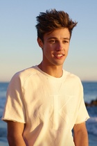 Cameron Dallas : cameron-dallas-1671902350.jpg