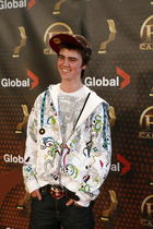 Cameron Bright : cameron_bright_1194557122.jpg