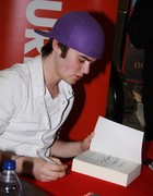 Cameron Bright : cameron_bright_1277848216.jpg