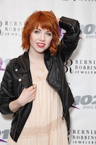 Carly Rae Jepsen : carly-rae-jepsen-1452142032.jpg