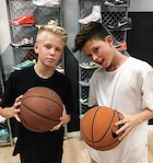 Carson Lueders : TI4U1475456231.jpg