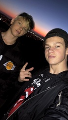 Carson Lueders : TI4U1543195690.jpg