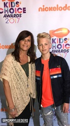 Carson Lueders : carson-lueders-1634503429.jpg