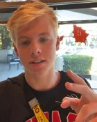 Carson Lueders : carson-lueders-1664058162.jpg