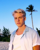 Carson Lueders : carson-lueders-1681080090.jpg