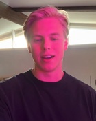 Carson Lueders : carson-lueders-1733502462.jpg