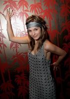 Caitlin Stasey : catlinstacey_1222501285.jpg