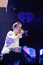 Charlie Puth : charlie-puth-1450390321.jpg