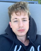 Charlie Puth : charlie-puth-1552770481.jpg