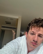 Charlie Puth : charlie-puth-1696795021.jpg