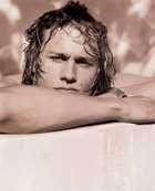 Charlie Hunnam : charlie-hunnam-1329516030.jpg