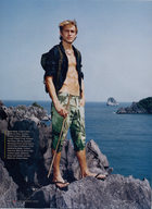 Charlie Hunnam : charlie-hunnam-1329516220.jpg