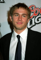 Charlie Hunnam : charlie-hunnam-1330104125.jpg