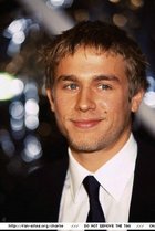 Charlie Hunnam : charlie-hunnam-1333649395.jpg