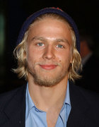 Charlie Hunnam : charlie-hunnam-1333649445.jpg