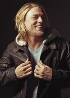 Charlie Hunnam : charlie-hunnam-1333649485.jpg