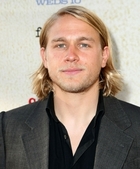 Charlie Hunnam : charlie-hunnam-1333759743.jpg