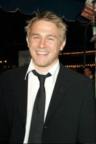 Charlie Hunnam : charlie-hunnam-1334073082.jpg