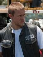 Charlie Hunnam : charlie-hunnam-1335199581.jpg