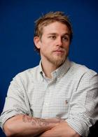 Charlie Hunnam : charlie-hunnam-1335807289.jpg