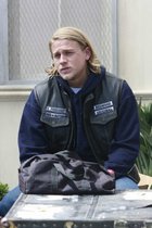 Charlie Hunnam : charlie-hunnam-1336155414.jpg