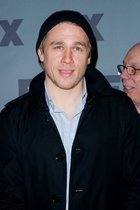 Charlie Hunnam : charlie-hunnam-1340045568.jpg