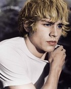 Charlie Hunnam : charlie_hunnam_1195404222.jpg