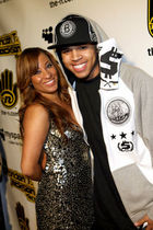 Chris Brown : chris_brown_1211129542.jpg