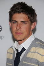 Chris Lowell : chris_lowell_1221406494.jpg