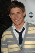 Chris Lowell : chris_lowell_1221406496.jpg