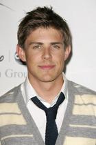 Chris Lowell : chris_lowell_1240410143.jpg