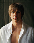 Chris Lowell : chris_lowell_1304727302.jpg